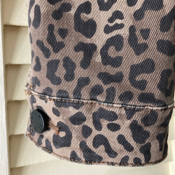 William Rast Jackets & Coats leopard Cheetah Print Cotton Denim M/L size - Picture 7 of 11